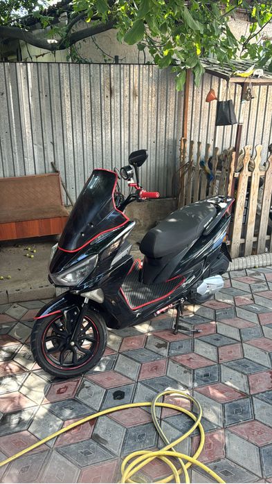продается мопед MAXI 165кубов