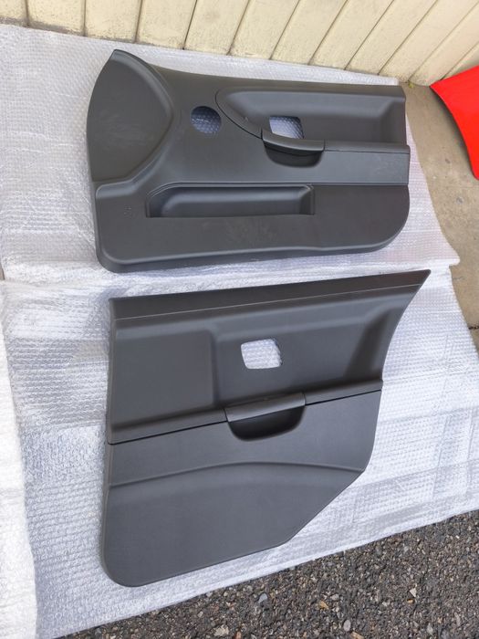 Обшивки дверей BMW E36 новые