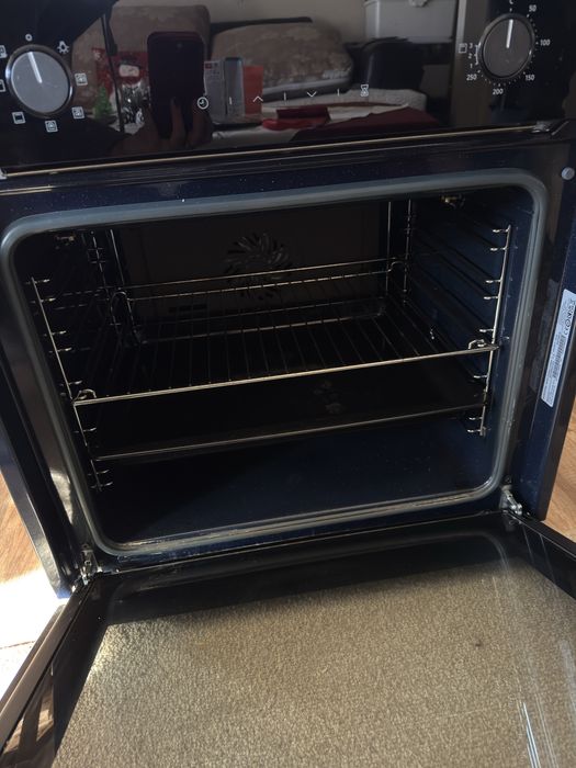 Фурна за вграждане Samsung NV68A1140BK  в гаранция