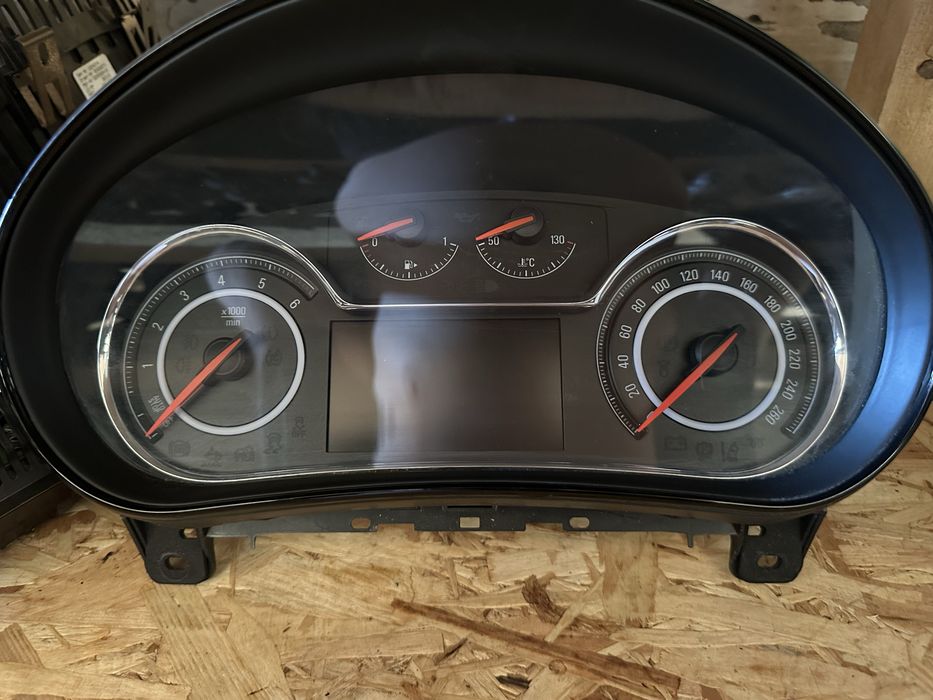 Ceasuri Bord Opel Insignia Facelift - europa - diesel volan stanga