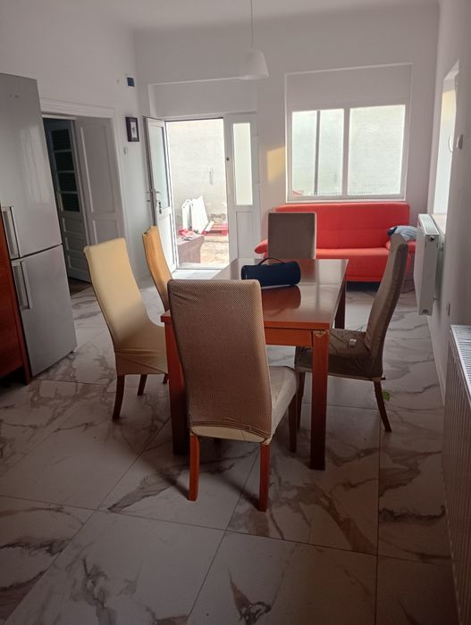 Închiriez casa cu 2 camere