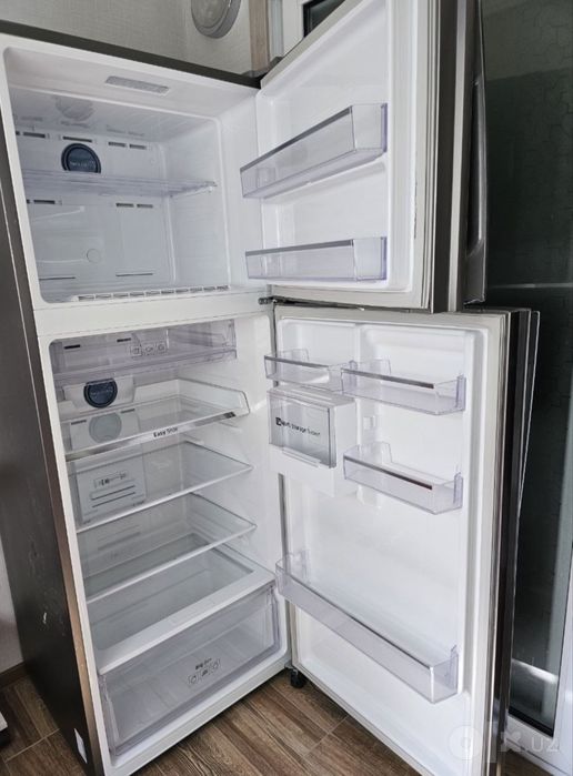 продается холодильник samsung