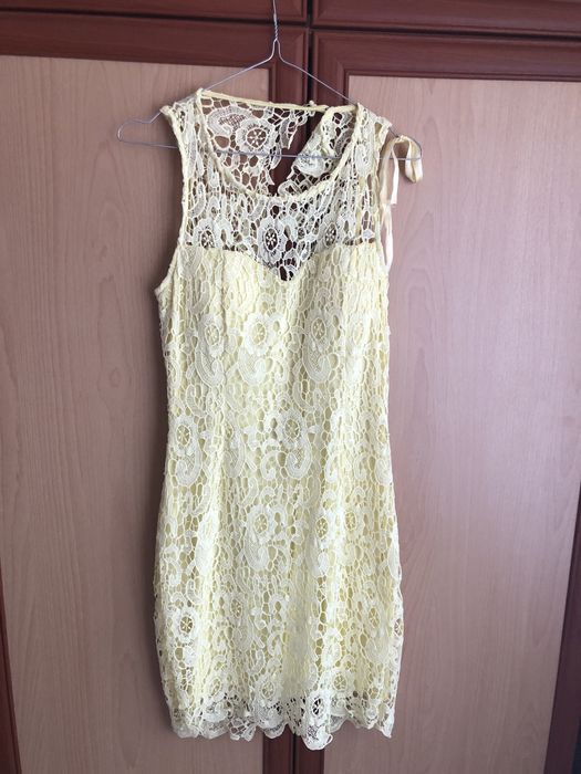 Елегантна права рокля