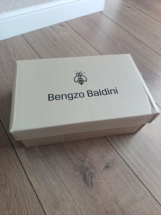 Продам босоножки