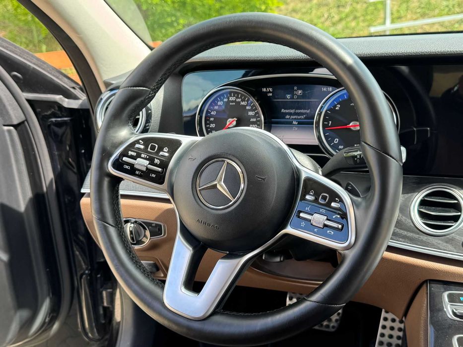 Mercedes Benz E220