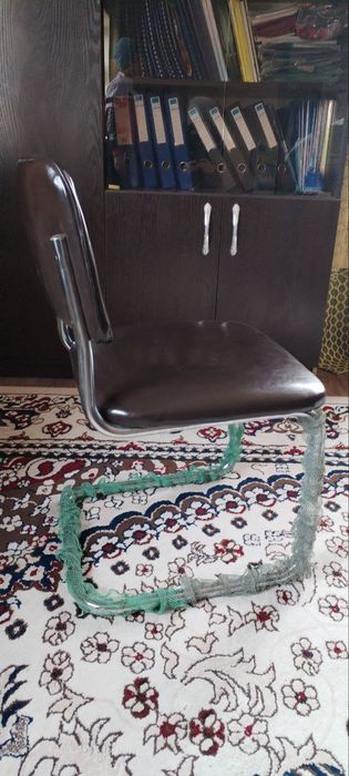 Срочно сотилади офис стульлари