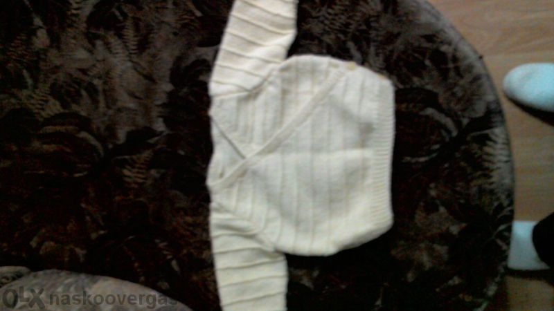 Бебешки дрехи ръчно изплетени