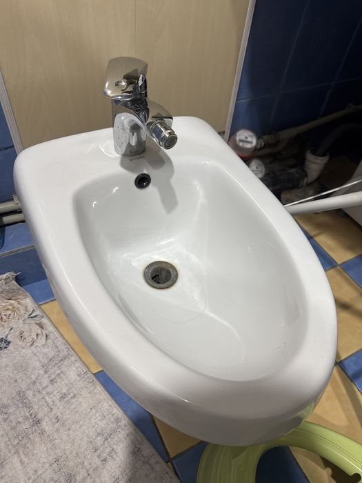 Шкаф кровать комод биде ванна джакузи