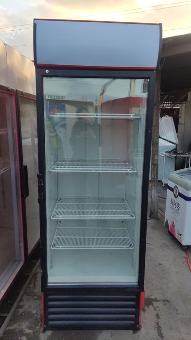 Витринные холодильники б/у