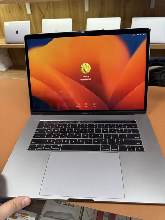 MacBook Pro 15 inch 512 GB