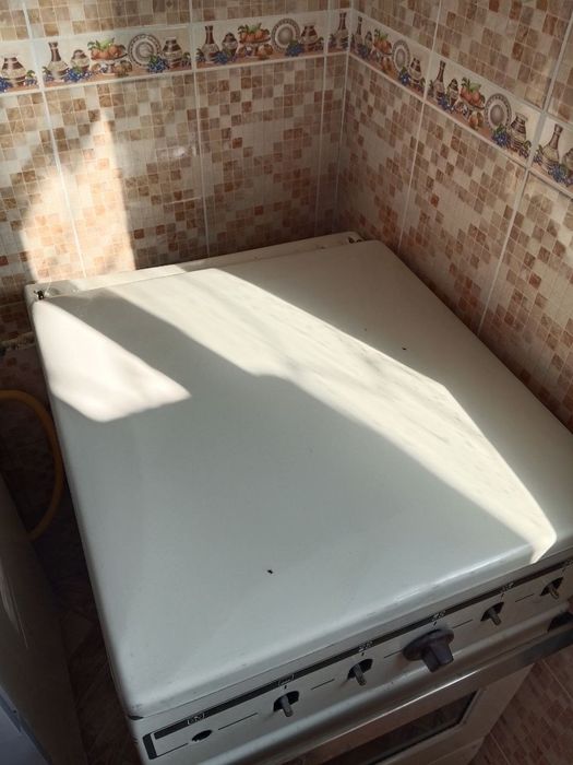 Газплита и приставка.