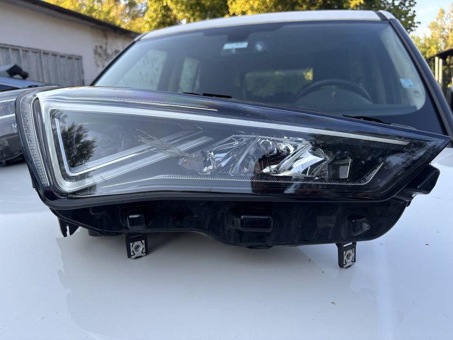 Фар Seat Tarraco