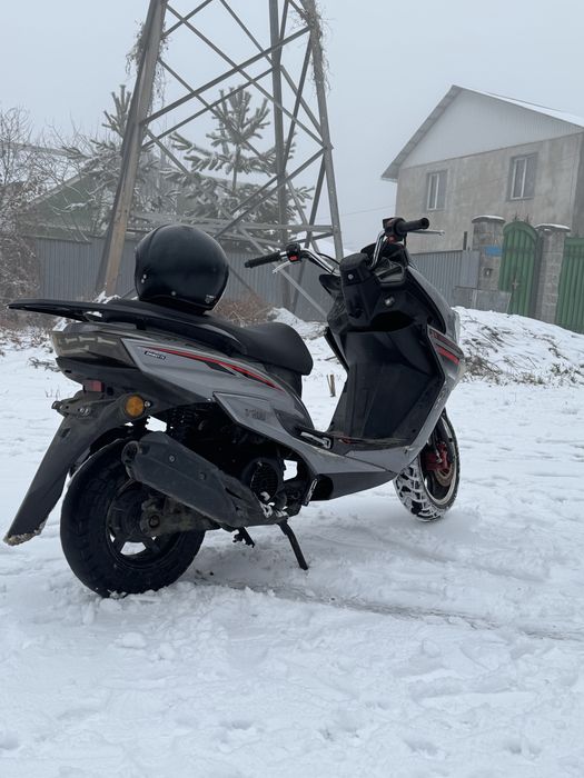 В продаже мопед макси скутер