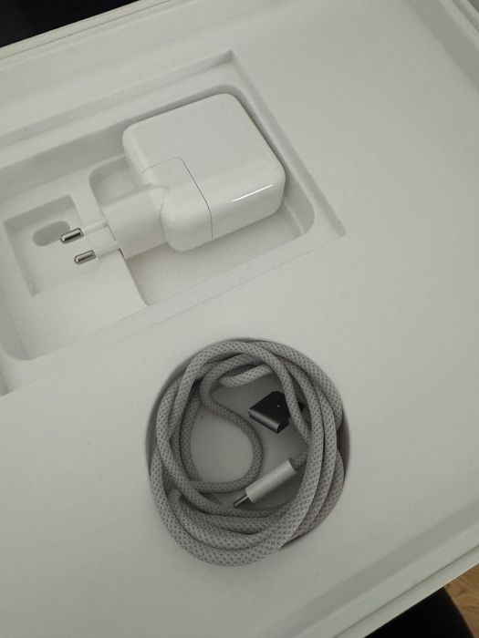 MacBook Air 13” M2 2022 Space Gray 256GB / 8GB RAM – Stare Excelentă