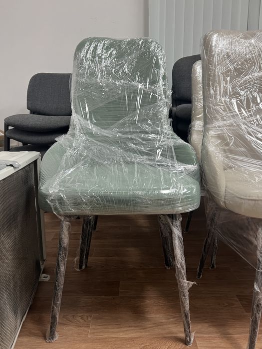 Стулья для гостинной, кафе и тд