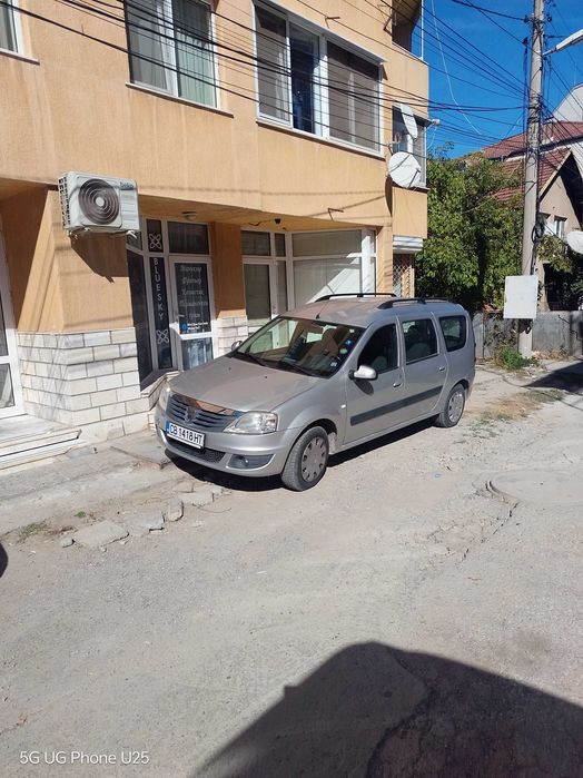 Продавам кола Дачия Логан фабричен газ