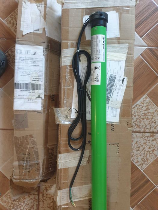 Vand copertina retractabila automata vida XL 4X3ml  albastru cu alb- Nefolosita