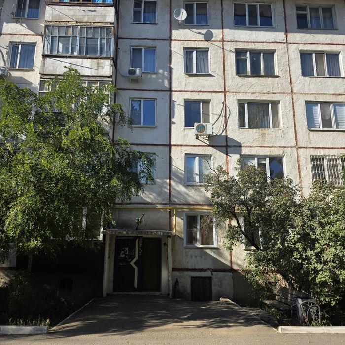 Продам трёхкомнатную квартиру