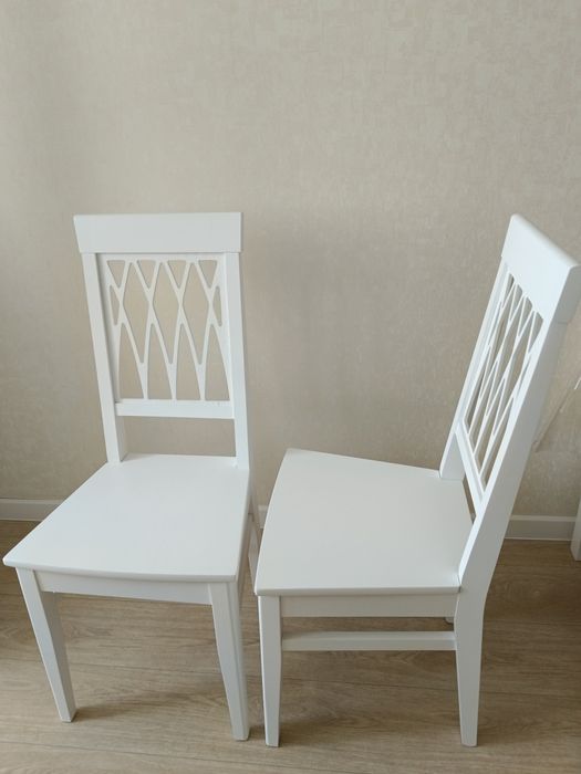 Продам стулья 4штук,дерево,Белоруссия.
