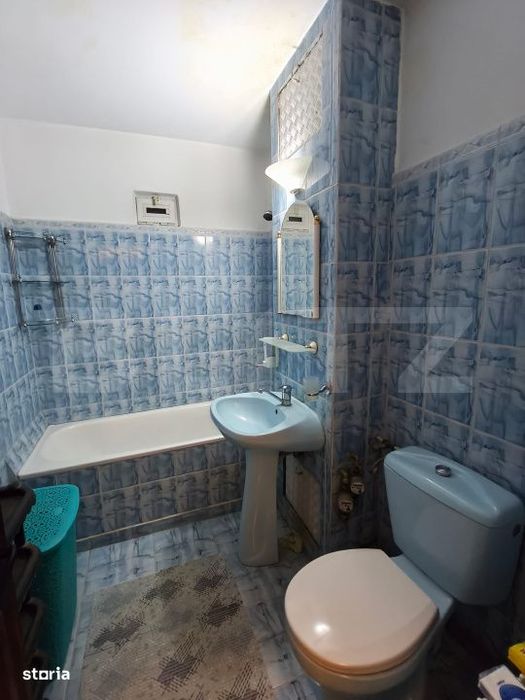 Apartament 3 camere decomandat, 63 mp, etaj 2/4 zona Rovine