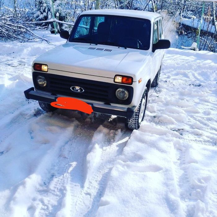 Niva4*4 balonlari yengi kiraskasi toza