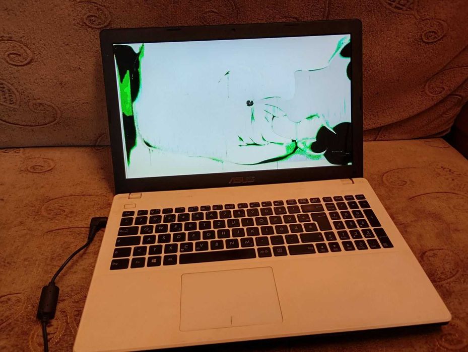 Лаптоп ASUS F551M - цял или за части
