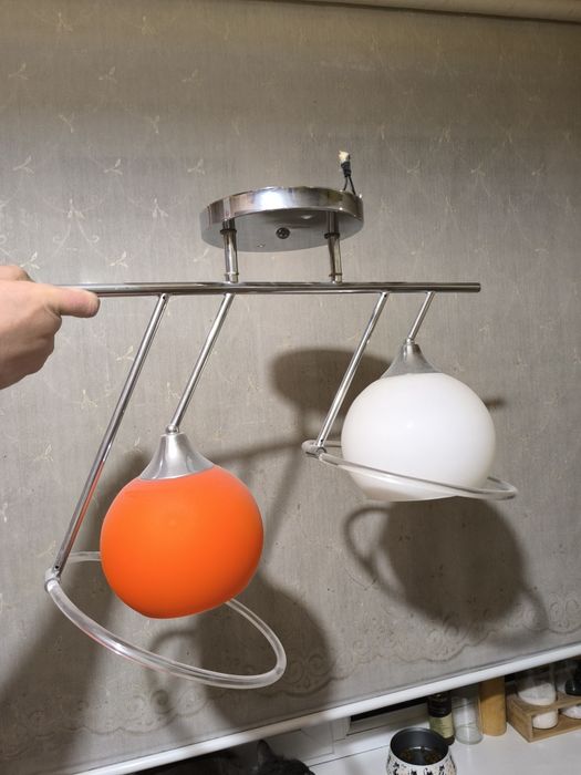 Продаю люстру б/у