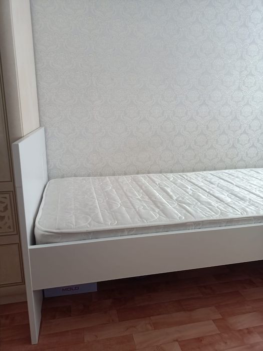 Продам спальную кровать