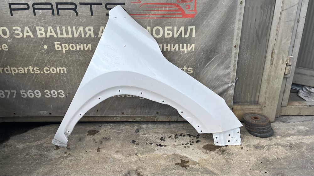 Десен калник Lexus NX20