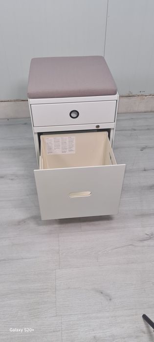 Немска офис метална kaравана ролков контейнер оборудване
AdHoc Caravan