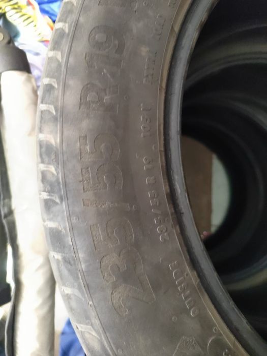 Продам комплект импортных зимних шин