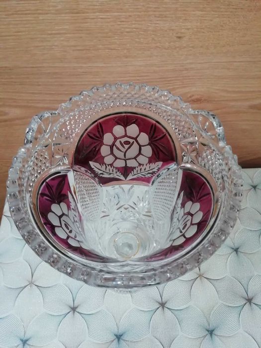 Чинии от порцелан и керамика, кристална ваза, лъжици