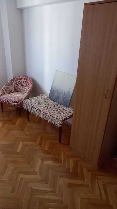 Vand fotoliile din imagini