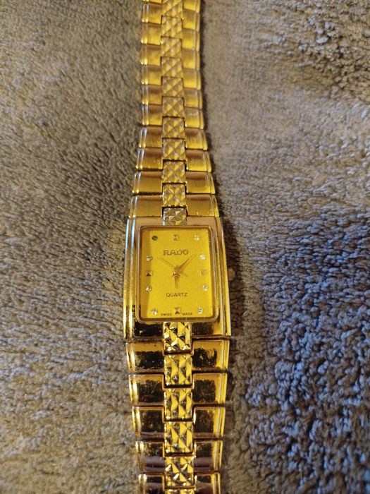 Кварцов часовник  RADO