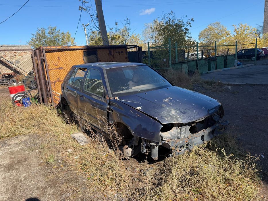 Продаю целиком гольф 3
