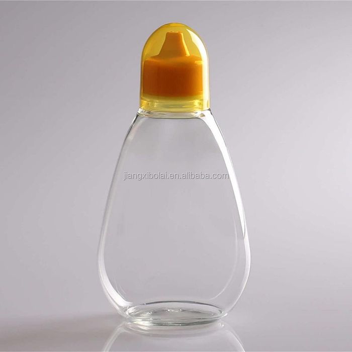 Plastik baklajhka. Баклажка