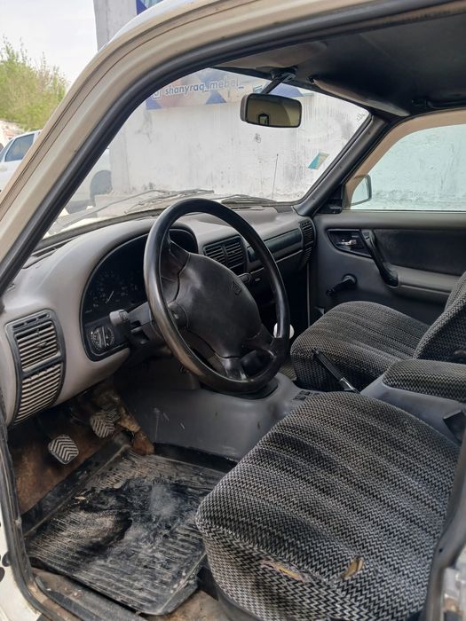 Волга  2001 года