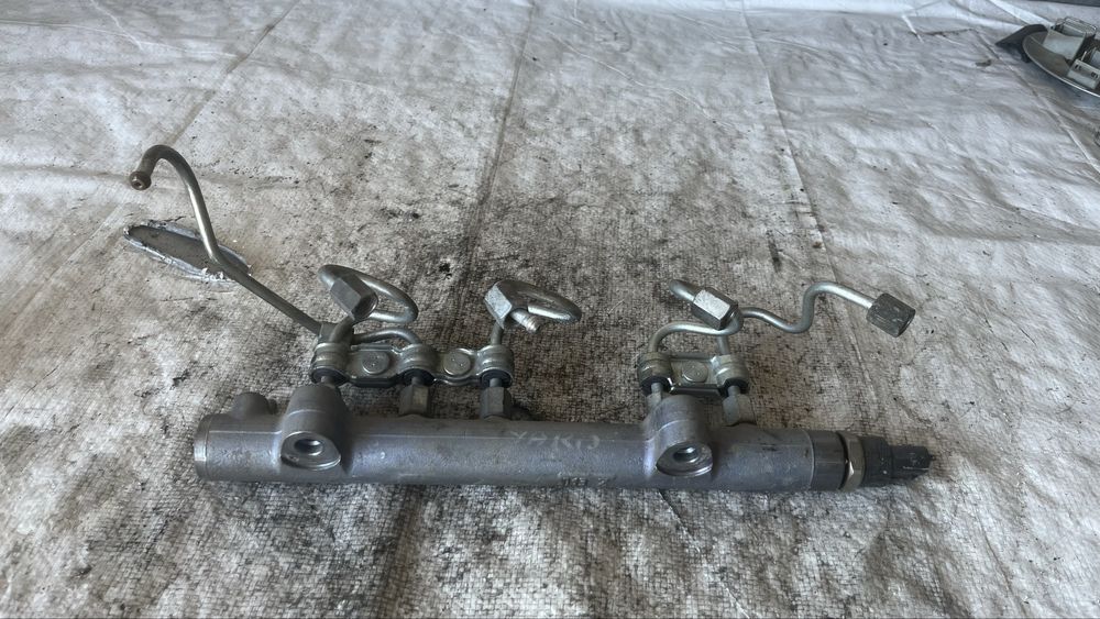 2 броя Toyota Yaris 2 1.4 D4D горивна рейка