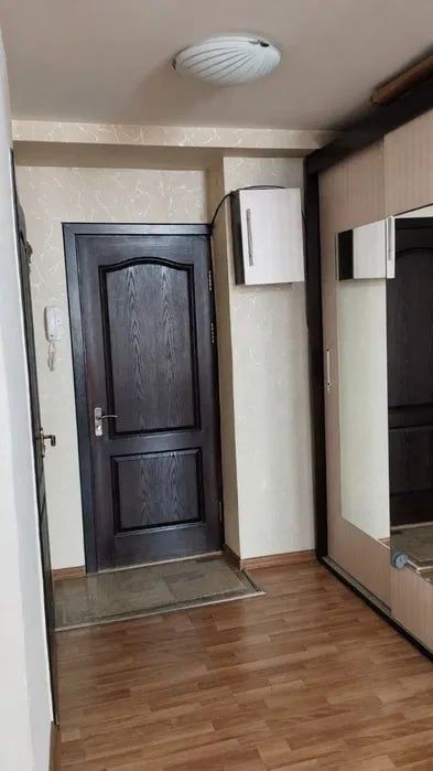 Срочно продаю 1в2-х комнатную квартиру Яшнабад Тузель 3