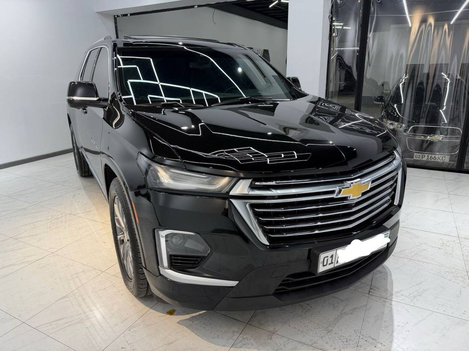 Traverse premier sotiladi 2023yil qora rang