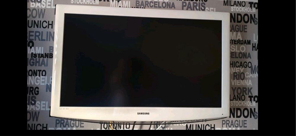 TV Samsung Smart 102cm