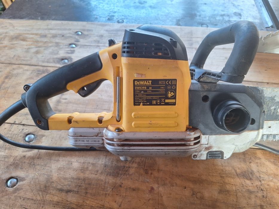 Vând mașină Dewalt pentru tăiat cărămidă