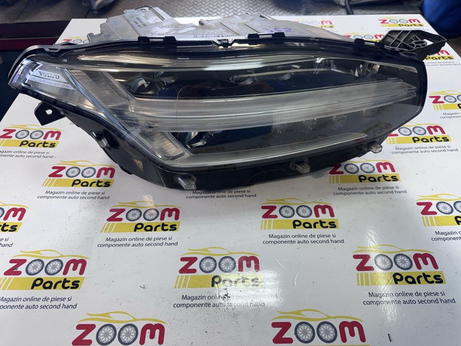Far stanga dreapta full LED Volvo XC90 2016-2020 usoare defecte sticla