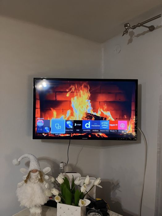 Televizor Samsung UE32F6470SS – Smart TV, Full HD, telecomandă touch