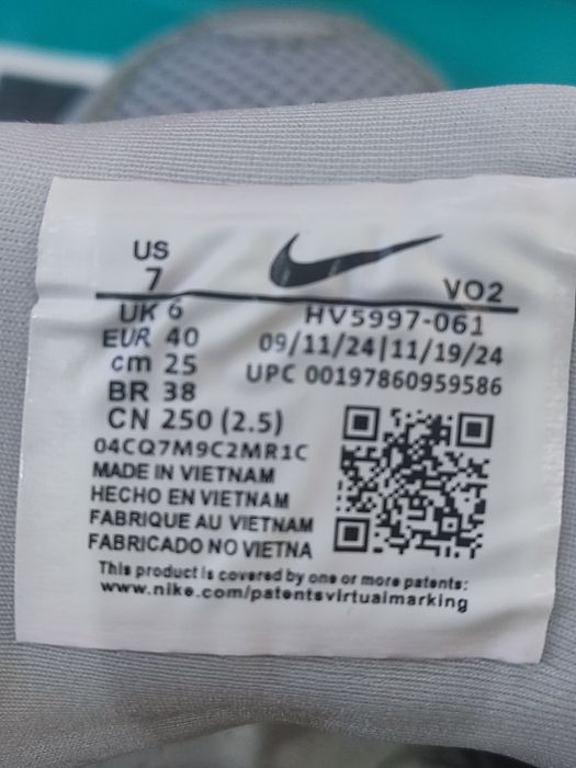 Кроссовки Nike, размер 40