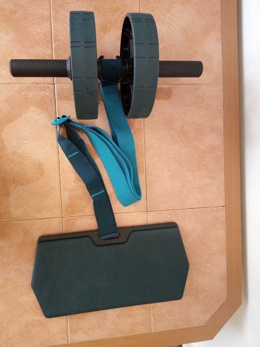 Roată abdomene Ab Wheel Corength Decathlon cu chingă elastică și suport genunchi