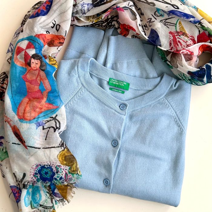 Benetton страхотна мека жилетка в небесно син цвят