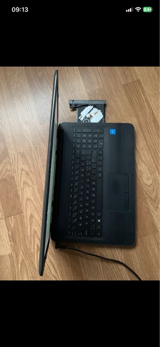 Laptop HP Slim Display 15,6 Led,Windows,4gb ram ddr3,500gb m functional cu incarcator se da cu proba.