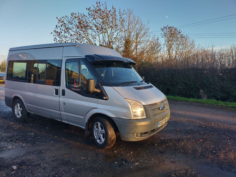 Ford transit 2013, 9 locuri 2,2 tdci 6 viteze AC volan dreapta