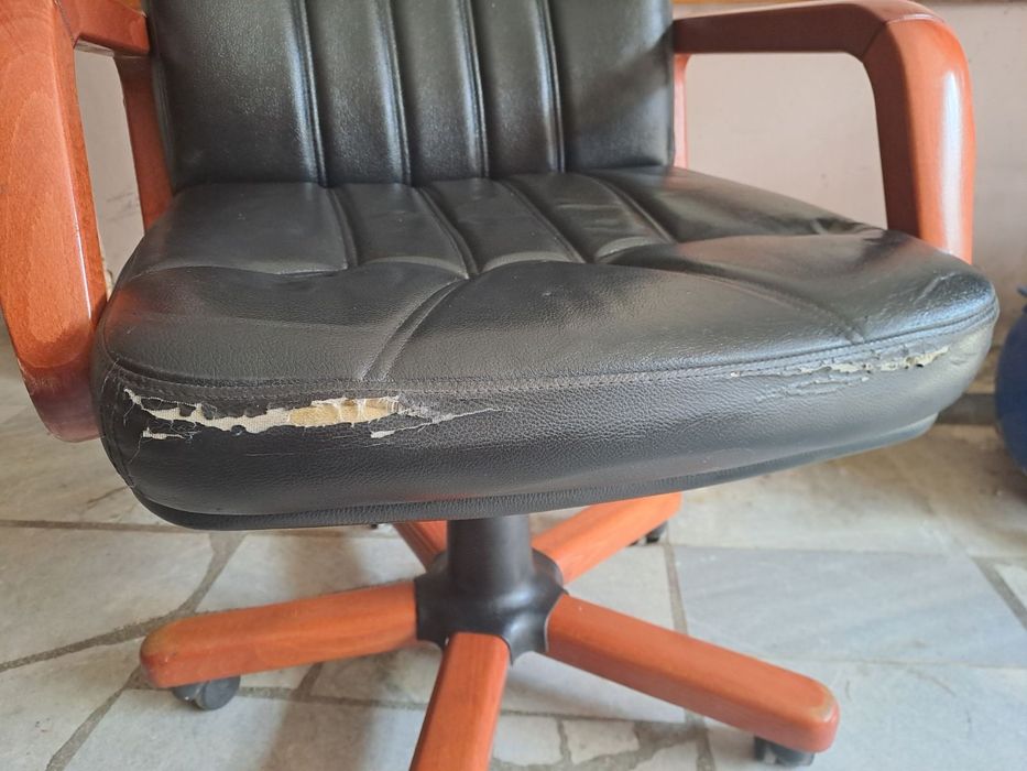 Голям офис стол еко кожа